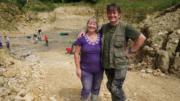Anne Diamond interviews Neville and Sally Hollingworth along with Paleontologist Dr. Tim Ewin