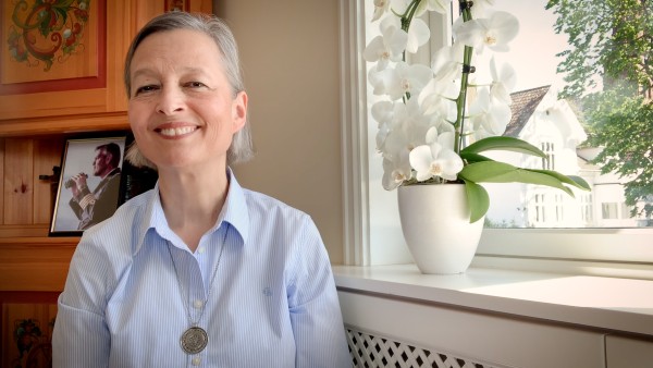 How to rewire our brains to think more positively with wellness host Alexandra Svalastog