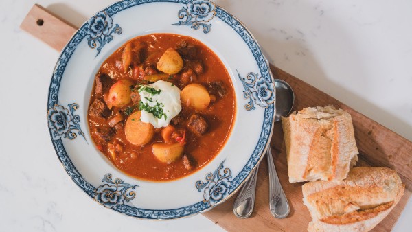 Discover the secrets of Hungarian goulash with Catherine Fulvio