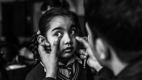 Alastair Miller in conversation with Trustee and Volunteer Surgeon, Rob Walters