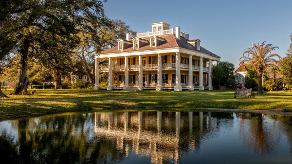 Explore Houmas House in Louisiana with owner Kevin M. Kelly