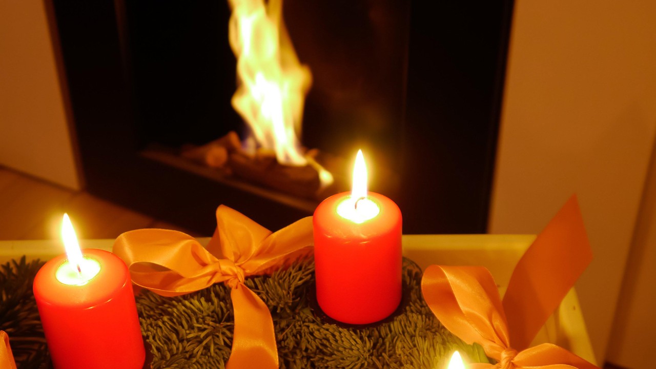 Explore Christmas traditions with guest lecturer Dan Jones, PhD)