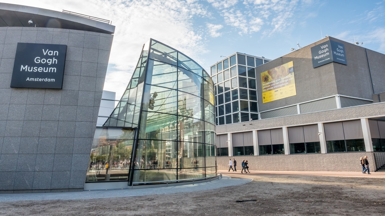 Explore the fascinating history of museums and masterworks in Amsterdam and Bruges with Viking Guest Speaker Robert Schonfeld)