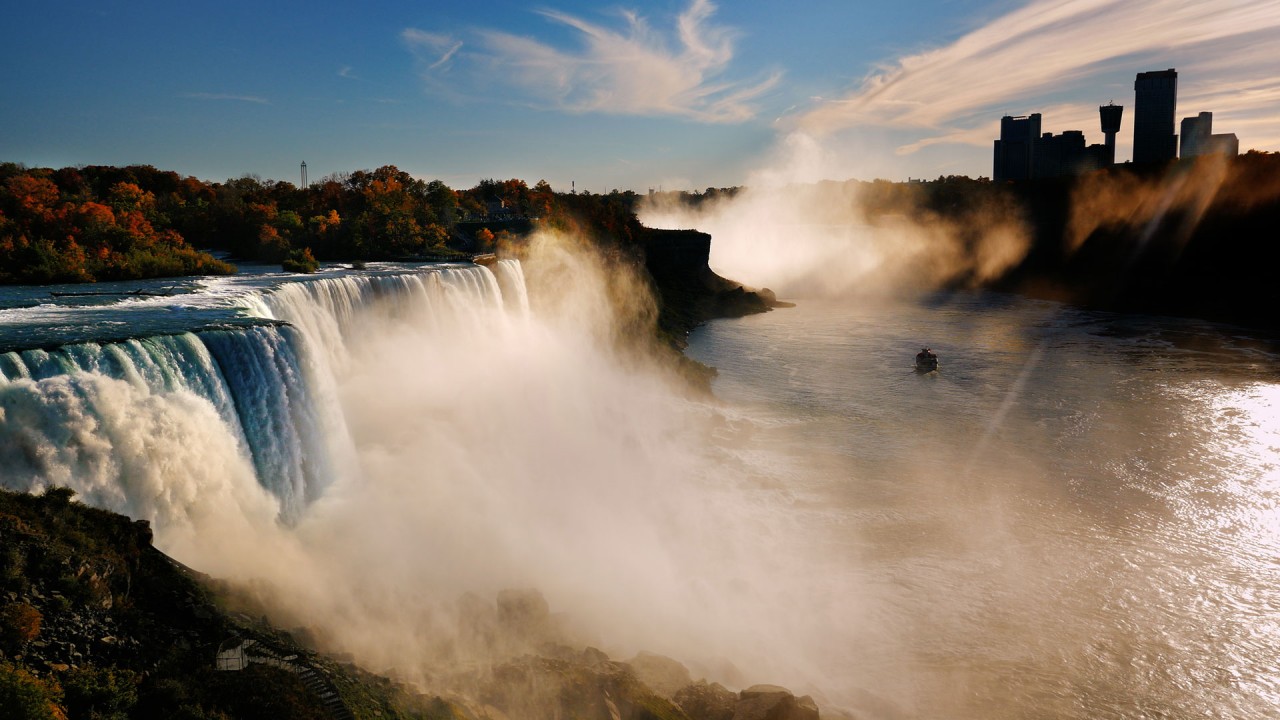 Explore the inner workings of the Welland Canal with Jean Newman Glock)