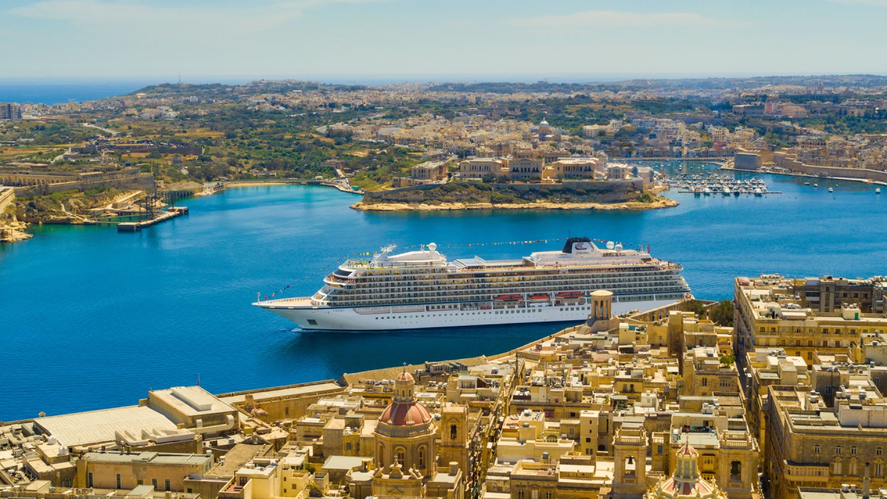 Uncover the benefits of visiting the Mediterranean during the “quiet season”)