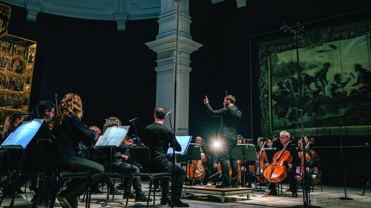 Celebrate style & sound with an extraordinary orchestral performance at the V&A Museum)